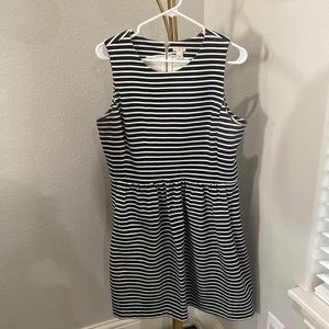 J crew large black and white dress with pockets